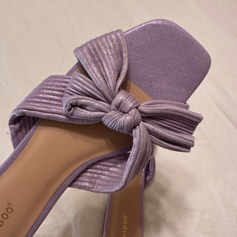 Women’s purple slides